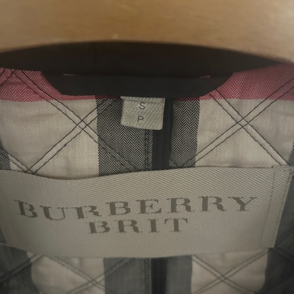 Burberry Brit Black Quilted Puffer Jacket with Hood - Picture 5 of 12